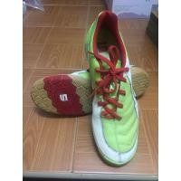 ราคา รองเท้าฟุตซอล Nike5 t-3 สีขาวเขียว เบอร์42.5 ยาว27.0cm (มือสอง) (360728668)