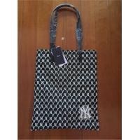 ราคา กระเป๋าถือ MLB มือหนึ่ง สภาพดี ของพร้อมส่งครับ (มือหนึ่ง) (360713639)