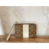 ราคา coach คล้องมือ size s 1 zip (มือหนึ่ง) (360716178)