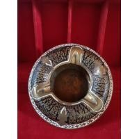 ราคา ที่เขี่ยบุหรี่ทองเหลืองลงยาลายเทพนม งานเก่าแท้ อายุไม่ต่ำกว่า5-60 ปี มีบุบตื้นที่ก้น ขนาด 4นิ้วครึ่ง (มือสอง) (360713001)