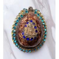 ราคา เบี้ยแก้โบราณสมเด็จโต ติดพลอยสีคริสตันหยกและเม็ดปัฐวีธาตุ (มือสอง) (358881380)