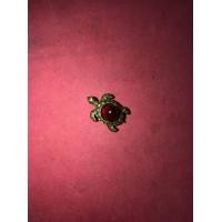 ราคา พญาเต่าเรือน ขนาดจิ๋ว เนื้อทองผสม ใต้ท้องมีช่องสำหรับใส่ของ ผิวเดิมๆ รูปทรงสวยงาม เก่า อายุหลายๆ 10 ปี แท้ หายาก ไม่รู้ที่ พลอยแดง ขนาดเล็ก (มือสอง) (357049053)