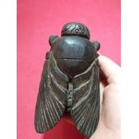 ราคา แมลงภู่ไม้แกะไม้ดุมล้อเกวียนเก่าๆตัวใหญ่สูง5นิ้วอุดปรอท (มือสอง) (360711121)