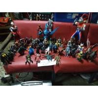 ราคา ขายเหมาโมเดลอุลตร้าแมนและสัตว์ประหลาด 52 ตัว (มือสอง) (360706715)