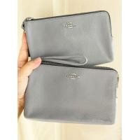 ราคา พร้อมส่ง SALE 1899ของใหม่ของแท้ กระเป๋าคล้องมือใบใหญ่ COACH 2 ซิป Size L (มือหนึ่ง) (360709485)