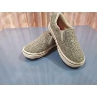 ราคา รองเท้า Vans เด็ก แท้ สภาพดีมาก (มือสอง) (345597415)