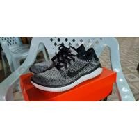 ราคา รองเท้าnike รุ่น WMNS NIKE FREE RN FLYKNIT 2018 เบอร์ 9 (มือสอง) (360683866)