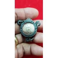 ราคา ลูกอมมณีนพรัตน์ผงปูนปั้นของหลวงปู่ดู่วัดสะแกจังหวัดอยุธยาพร้อมกรอบเงินมีให้เลือก 2 ลูก (มือสอง) (360222037)