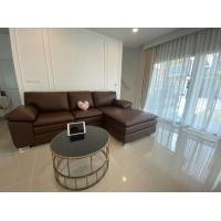 ราคา โซฟาหนังอย่างดี สภาพใหม่กริ๊บ (มือสอง) (360673268)