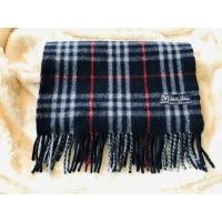 ราคา ผ้าพันคอ Valentino มือสองสวยๆ (มือสอง) (360670223)