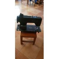 ราคา จักร Singer อุปกรณครบ (มือสอง) (360664399)