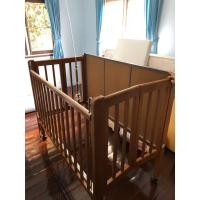 ราคา เตียงเด็กไม้ยางพารา พับได้ แบรนด์ Kitso (มือสอง) (351683458)