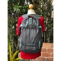 ราคา กระเป๋าเป้สะพายหลัง EASTPAK มีช่องใส่โน๊ตบุ๊คได้ สภาพสวย ผ้าเคลือบกันน้ำ ส่งฟรี (มือสอง) (360630453)