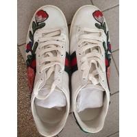 ราคา Gucci sneakers 38 เท้า39ใส่ได้ ของแท้ ถูกๆตามสภาพ90เปอเซน (มือสอง) (360631366)