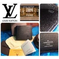 ราคา งดตอบคำถามท่านtที่ไม่มั่นใจ ไม่มั่นใจปล่อยผ่านเลยค่ะ ‼️sale ด่วน‼️ Used like new Louis Vuitton Wallet black Epi (มือสอง) (360643780)