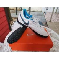 ราคา รองเท้าฟุตบอลร้อยปุ่ม nike UK11 EUR46 JP30 (มือสอง) (360609236)