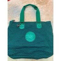 ราคา กระเป๋าสะพาย Kipling รุ่น Shopper Combo สี Chevron Monk C (มือสอง) (360627563)