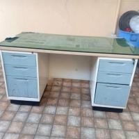 ราคา โต๊ะสำนักงานเหล็กขนาดใหญ่ มีลิ้นชัก 2 ด้าน ขนาด 1.5x.80 เมตร สภาพดีพร้อมใช้งาน (มือสอง) (360608580)