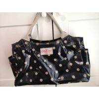 ราคา กระเป๋าผู้หญิง Cath Kidstonลายจุด ของแท้​ สินค้าใช้เองส่วนตัว สามารถถือหรือสะพายพอดีใต้วงแขนได้ค่ะ ทุกภาพถ่ายจากสินค้าจริง วัสดุกระเป๋าภายนอกพีวีซี บุผ้าคอตตอลด้านใน (มือสอง) (360616165)