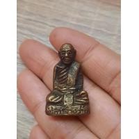 ราคา รูปหล่อพ่อหลวงพ่อคล้ายหลังตรงปี05 (มือสอง) (360623453)