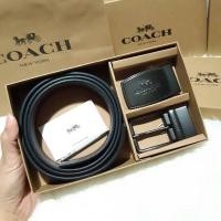 ราคา Coach เข็มขัดผู้ชาย หนังแท้ เซ็ตสุดคุ้ม มีหัวเข็มขัด 2 ชิ้น สายสลับใช้ได้ 2 ด้าน อุปกรณ์ครบ ส่งฟรี EMS (มือหนึ่ง) (360624366)