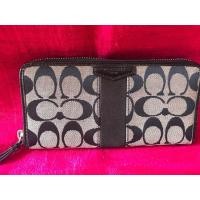 ราคา กระเป๋าสตางค์coach ใบยาว มือสอง (มือสอง) (360616078)