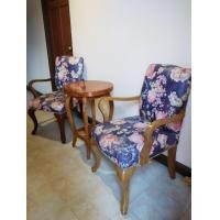 ราคา โต๊ะพร้อมเก้าอี้ทั้งชุด (มือสอง) (360582264)