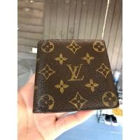 ราคา กระเป๋าสตางค์หลุยส์แท้ใบสั้นผู้ชาย โมโนแกรม lv แท้ (มือสอง) (360591177)