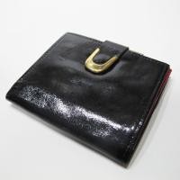 ราคา กระเป๋าสตางค์หนังแท้สีดำเคลือบแก้ว ทรงพับ 2 ตอน (มือสอง) (360591018)