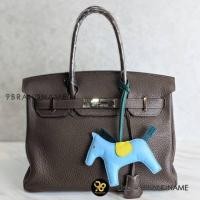 ราคา Used​ -​ ตุ๊กตาม้า Hermes ที่ห้อยกระเป๋า Hermes ของแท้ (มือสอง) (360570644)