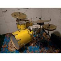 ราคา กลองชุด CMC สภาพสวย สองกระเดื่อง ของแถมจัดเต็ม ซื้อไปประกอบพร้อมตี ไม่ค่อยมีเวลาตี ต่อรองได้ (มือสอง) (359854525)