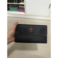 ราคา กระเป๋าสตางค์หนังแท้แบรนด์guessแท้ (มือสอง) (360548924)