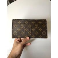 ราคา Louis Vuitton long wallet vintage monogram แท้ กระเป๋าตังค์หลุยส์วิตตอง วินเทจ (มือสอง) (360527487)