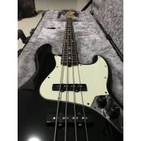 ราคา fender american professional jazz bass (มือสอง) (360523140)