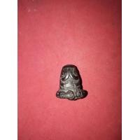 ราคา เหล็กไหล พระปิดตา เนื้อเหล็กไหล มีลายทองรอบๆองค์ เป็นเหล็กไหลที่มีลักษณะเป็นก้อนสีดำนิลอมเขียวปีกแมลงทับปนดำ เป็นมันด้านๆ ไม่แวววาวเท่าไรนัก (มือสอง) (356118986)