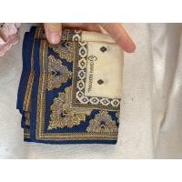 ราคา ผ้าเช็ดหน้า gianni valentino furla (มือสอง) (360466436)