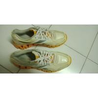 ราคา รองเท้าแบรนด์ Reebok (มือสอง) (359713519)