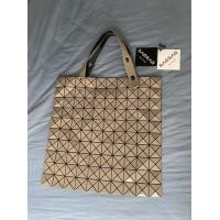 ราคา Used BAO BAO ขนาด 10x10 Block รุ่น Prism Gloss สี 12 Grey (มือสอง) (360438510)