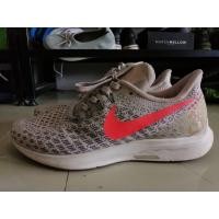ราคา nike​ pegasus 35 (มือสอง) (360378387)