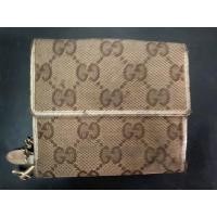 ราคา กระเป๋าสตางค์ Gucci หนังแท้ สภาพดี (มือสอง) (360353974)