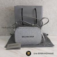 ราคา Like New - Balenciga Camera​ Bag (มือหนึ่ง) (360353901)
