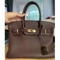 ราคา กระเป๋าแบรนด์poshy ทรงเบอกิ้นสุดฮิต หนังแท้นิ่มมากๆๆ ขนาด30cm. (มือสอง) (360296490)