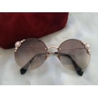 ราคา แว่นกันแดด MIU MIU SMU 52 T มีตำหนิหนึ่งจุดเล็กที่ขอบเลนส์กรุณาอ่านรายระเอียด (มือสอง) (360297618)
