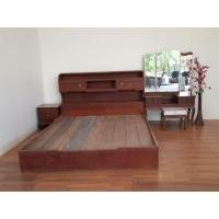 ราคา เตียงนอนไม้สัก หัวเตียงทรงสูง (มือสอง) (360292214)
