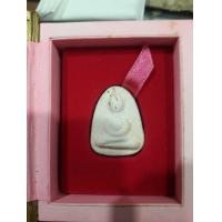 ราคา พระสมเด็จ พิมพ์ตุ๊กตาใหญ่ วัดพลับ ปี พศ2545 (มือหนึ่ง) (360300719)