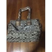 ราคา กระเป๋าถือ COACH แท้ มือสอง สภาพโอเคร ของพร้อมส่งครับ (มือสอง) (360236700)