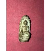 ราคา พระรอด พิมพ์ใหญ่ หลังลายนิ้วมือ เนื้อดินเผา สีเขียว ผิวเดิม ขึ้นฝ้าขาว ฟอร์มสวย เก่า แท้ แปลก หายาก (มือสอง) (360239158)