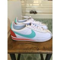 ราคา รองเท้า nike cortez 1972 (มือสอง) (359592375)