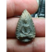 ราคา พระกลีบบัวกรุวัดลิงขบ เนื้ผ่านดำ (มือสอง) (344627807)