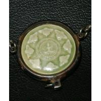 ราคา จตุคาม รุ่นชนะมาร ปี2547 เนื้อศิลาดล พร้อมกรอบเงินกันน้ำ มีใบกระรันตี หมายเลข 21 (มือสอง) (347392884)